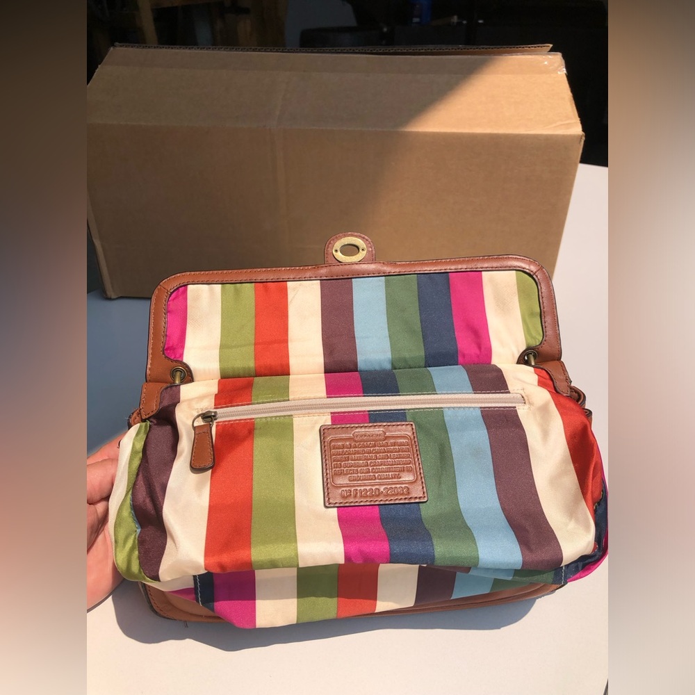 Legacy City Willis Coach British Tan Turnlock Shoulder Bag #22062 with hangtag - Picture 10 of 11